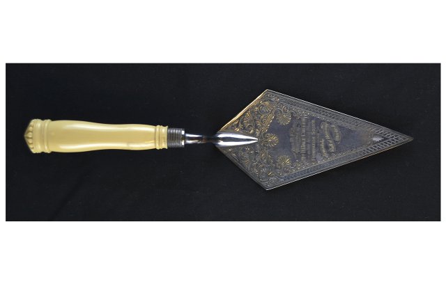 Ceremonial Trowel used by Mrs Marian Cullen to lay the Armadale Honour Roll foundation brick, 12 August 1916.