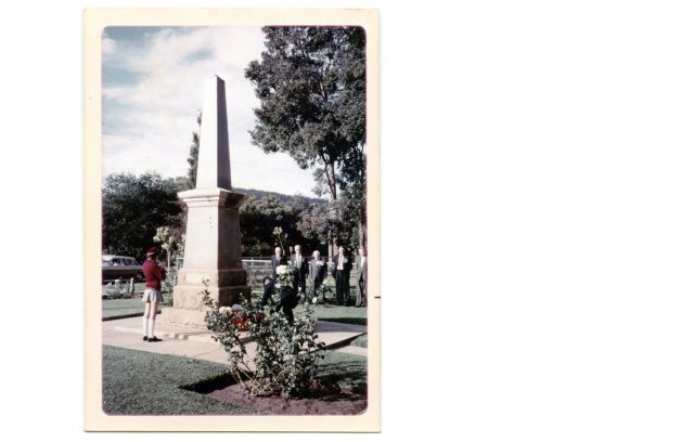 ANZAC Day service at the Kelmscott War Memorial, 25 April 1973.